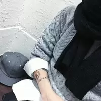 归途 铁皮公车是坚硬的，柔