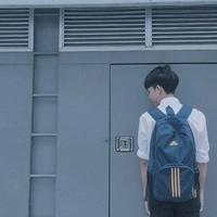 执扇掩笑 我是如此单调的孤独的