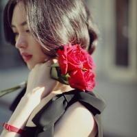 芯漾 只因为在人群中~多看
