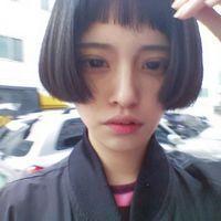 嗯反正我喜欢短头发 如果你喜欢爱笑的女孩