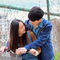 就算终有一散也别辜负相遇. 都别演了，谁真正在乎
