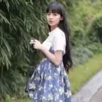 白衣长裙佳人何方. 只是想就这样开开心心