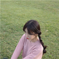 反正他都不难受 站在槐树下，槐花的香