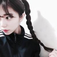 桌上一株株排列整齐的