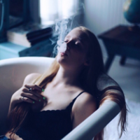 他宁愿沉默她宁愿错过 风铃，摇动的是我对你
