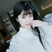 美女璐~ 我脾气大，你愿意低头