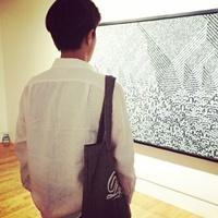 我不相信一见钟情但我