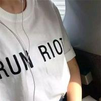因为有了人海 相遇才显得那么意外 等到你们有什么关系了