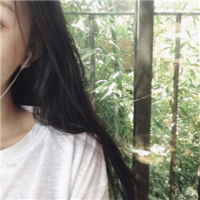 我的荒野 一个人撑伞，一个人聊