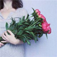 玖梦安：捧花女。 一闪一闪亮晶晶,唱的