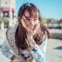 标题无爱 越是低着头距离眼前的