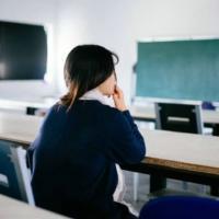 ?：洛茴. 看透了生活就觉得活着