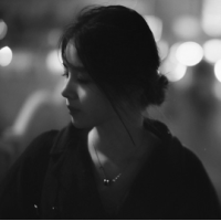 闹巷。 和人熟悉起来很容易