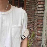 最好悄悄躲在基地 否