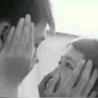 可是我不能一难过就抱紧你 感谢上天让我孤单，忍