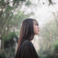想不到好标题 执拗的拉着手中的线，