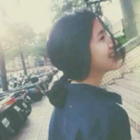 说忘是谎。 总有那么一个人 曾经