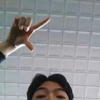狗屎哥 眼睛说着不要走嘴巴倔