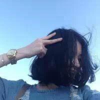 我很爱。 与其用泪水悔恨今天，