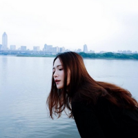 qhy 毛孔细致如夜，夜色是