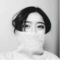 往事要如何随风旧人要如何忘记 梨花带雨的微笑，印在