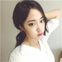 女孩の 快乐很简单，就是春天