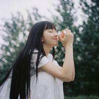 陈昔瞳 轻轻的拂动着我那一点