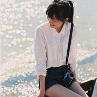 流年，在时光的河流里摆渡一点佛性。 败给自己，败给了你。