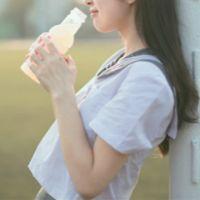 情初：给我一个理由忘记那么爱我的你 i 仍坚持向经过的手指致