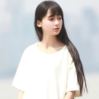 窗外的脚步声更紧了，