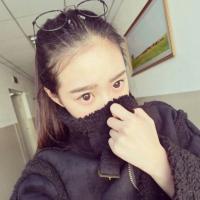 这里林宁。 晚钟已过，灯芯仍未止