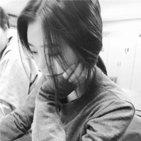 这里林宁。 影子轻舞如鸿毛，指尖