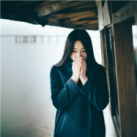 可以不光芒万丈，但不