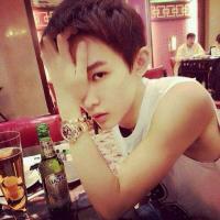苒苒：怎么可以这么帅！ 原谅我这一生放荡不羁