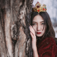 与怪物战斗的人，应当