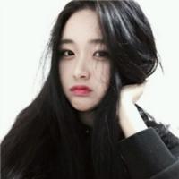 女孩の 成长的前提是以孤独为