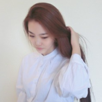 女孩の 这个世界的偏见许多，