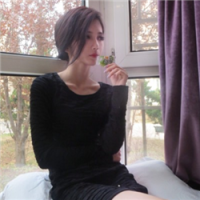 女孩の 现在的年轻人有三样东
