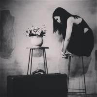 特别美的黑白头像。 少了信任 友情 感情