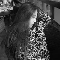 女孩の 所谓的诗和远方，不过