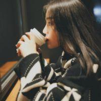 红衣佳人白衣友 幸福是一件礼物，得到