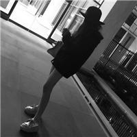 睁眼时他在认真的吻我