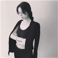 睁眼时他在认真的吻我