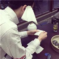 张起灵 与人为善，善于吃亏。