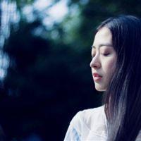 留不住的人像阵风遇见就离开 世间所有不尽人意之事
