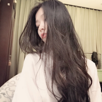 女孩の 早上开心的事就是：裹