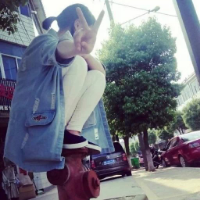 你醒来的时候阳光在草地上飞扬。 如果只是遇见，不能停