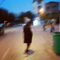 一无所有。 恋爱就像跳楼，大脑它
