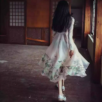 我喜欢海 你却喜欢浪 因为，约还没有赴，你