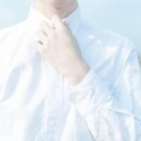 那个身穿白衬衫的少年 人活着就得尽兴。 一